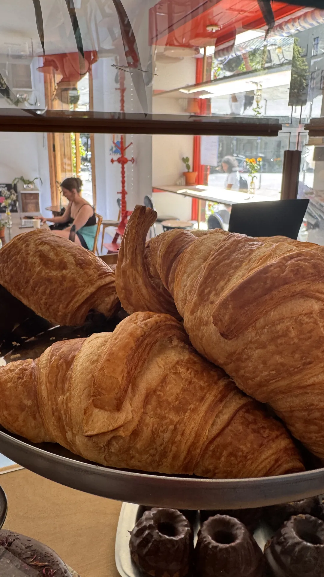 Frische Croissants aus der Konditorei Torte